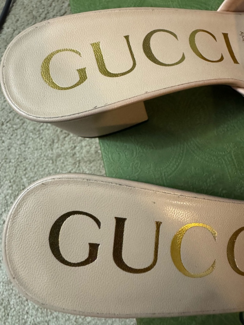GUCCI Marmont Quilted Medallion Mule Sandals. PInk - Picture 9 of 10